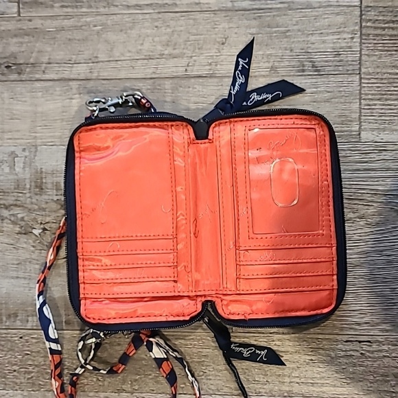 Vera Bradley Small crossbody wallet​ - Picture 3 of 8